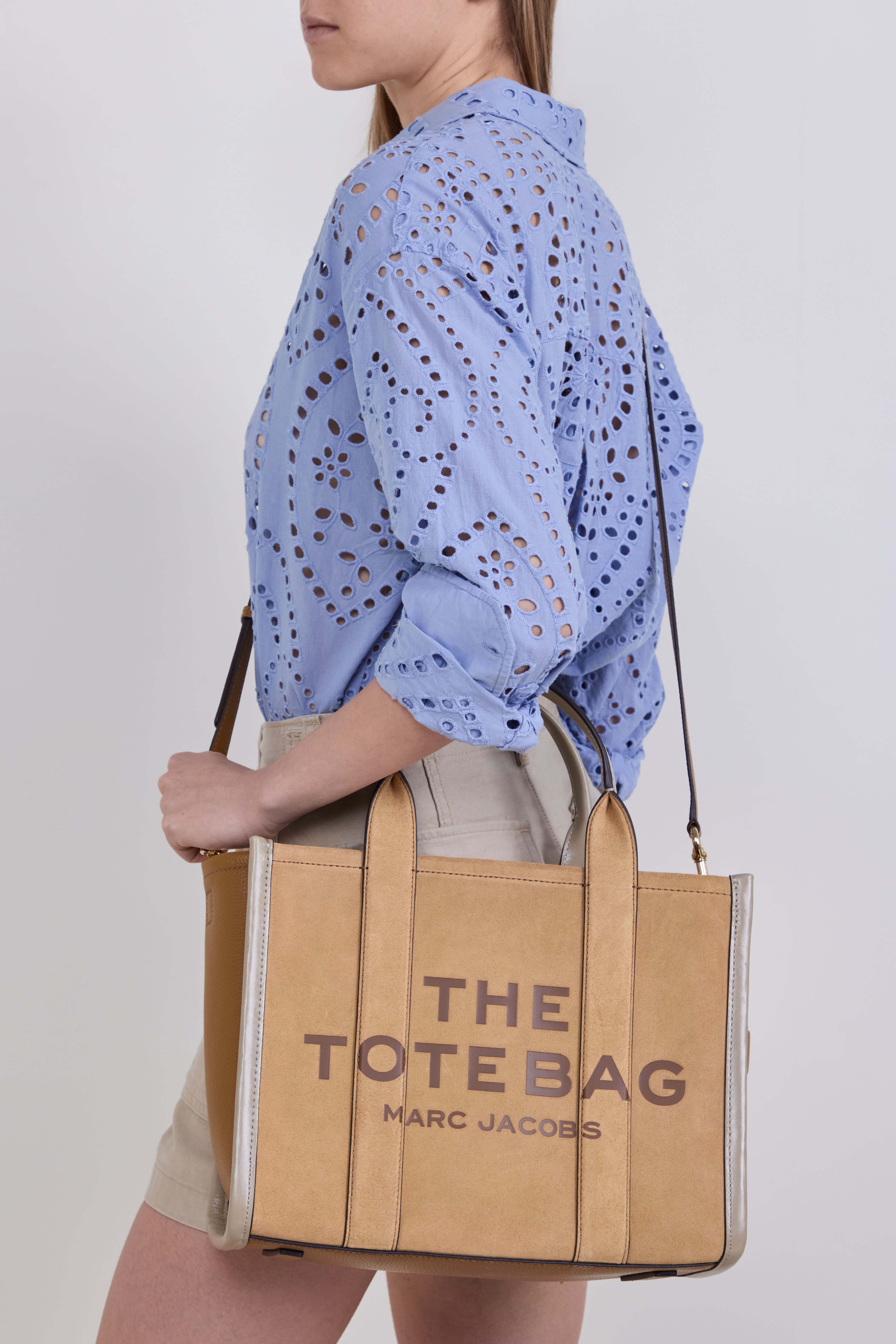 תמונת כל הלוק של תיק יד דה טוט מדיום